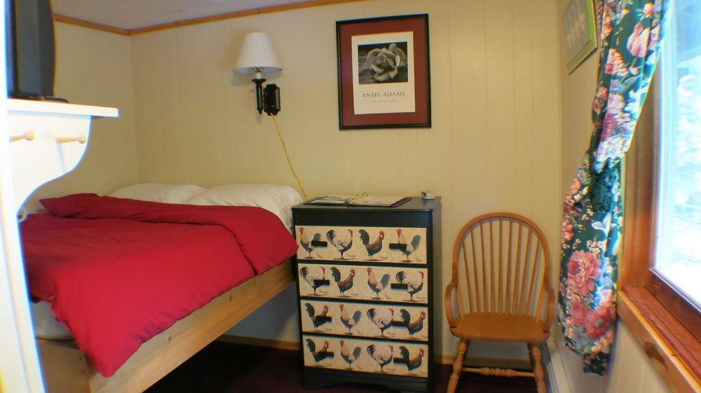 Blue Gentian Lodge At Magic Mountain Londonderry Exterior foto